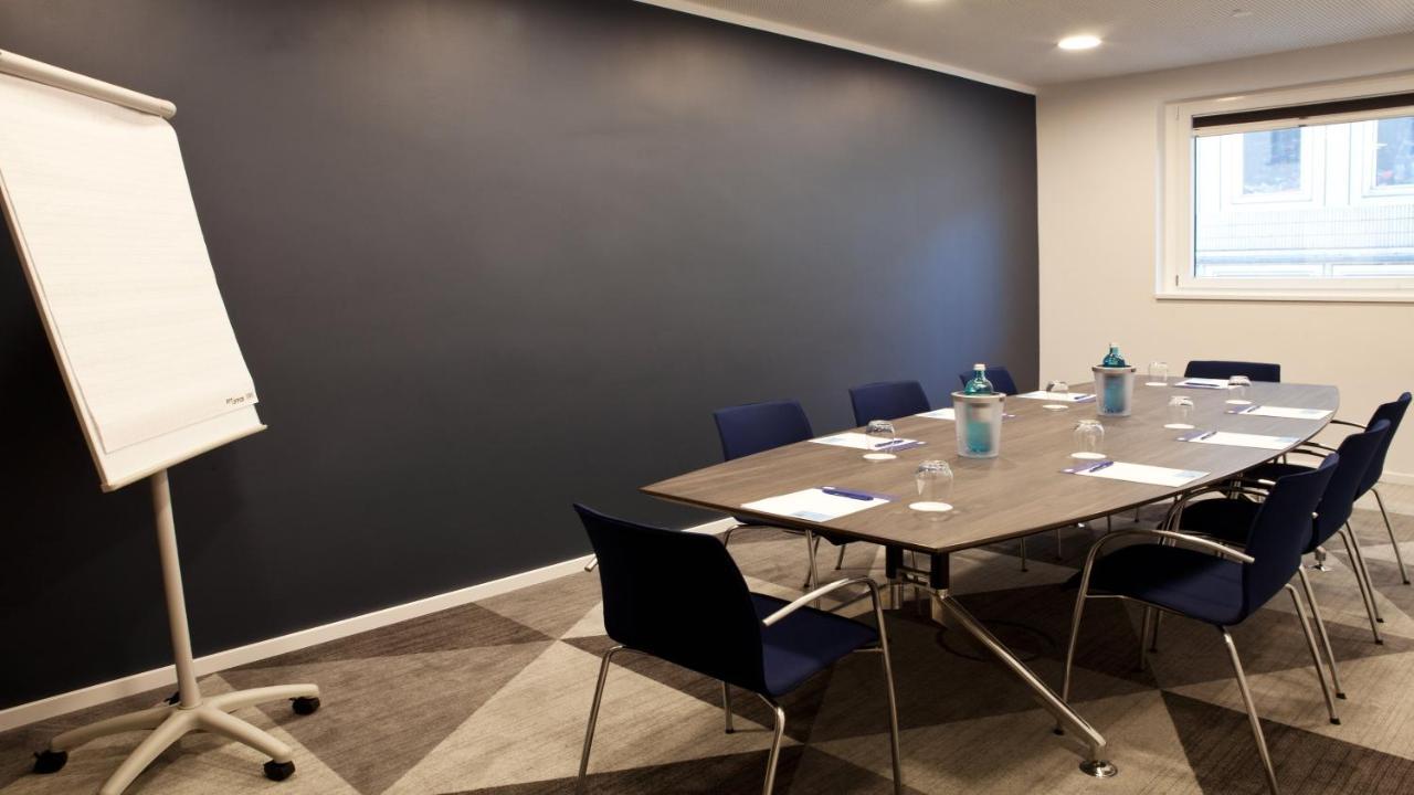 Holiday Inn Express Bochum By Ihg מראה חיצוני תמונה